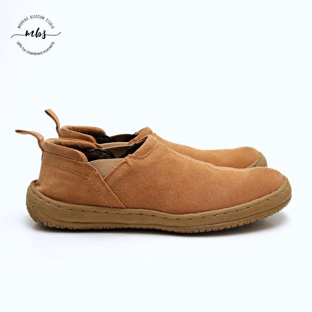 Minnetonka Tommy Traditional Scuff Leather Slip Ons in Tan Men Size 11